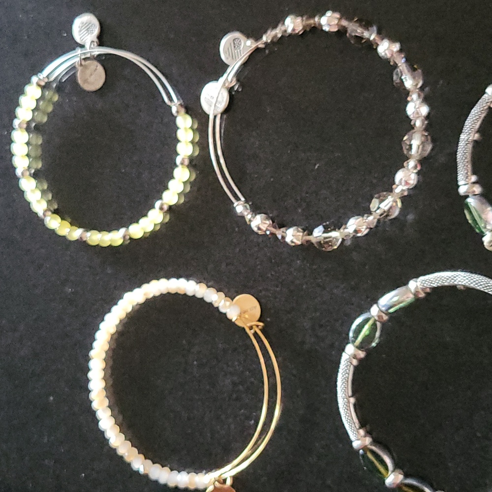 Bracelets - Picture 4 of 4